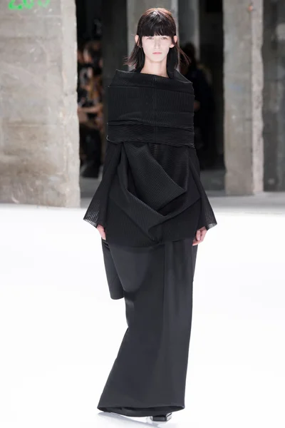 Look 28